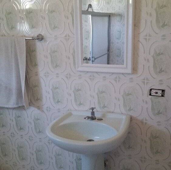 پانسیون Residential Family Home