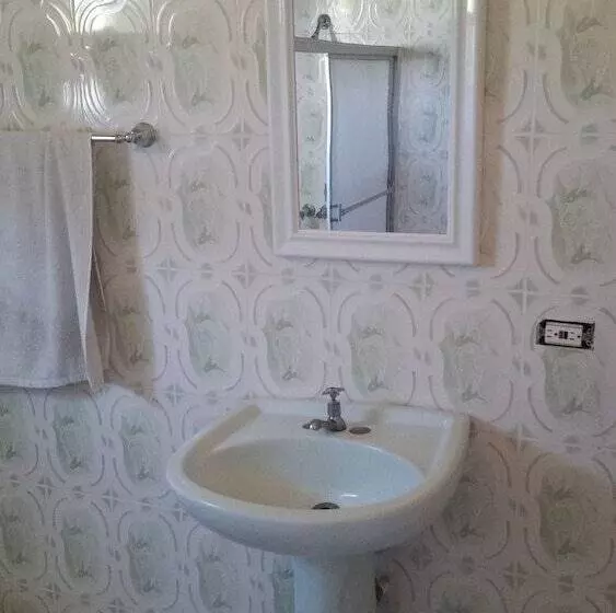 پانسیون Residential Family Home