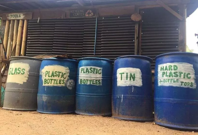 Bakau Hijau Riverlodge   Hostel