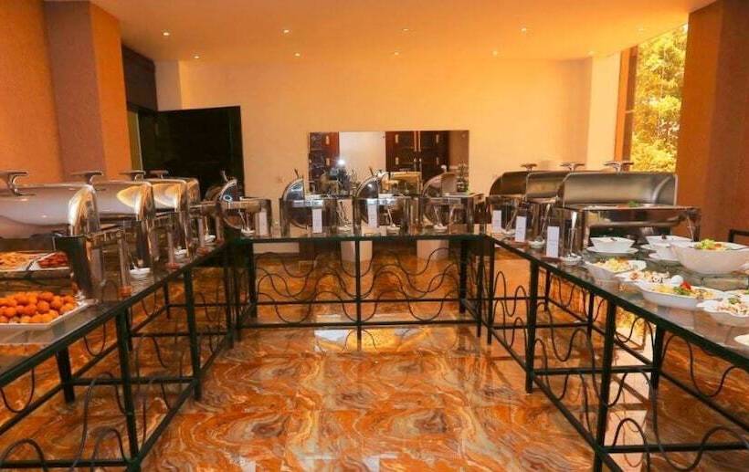 בית מלון כפרי Ayowa Grand