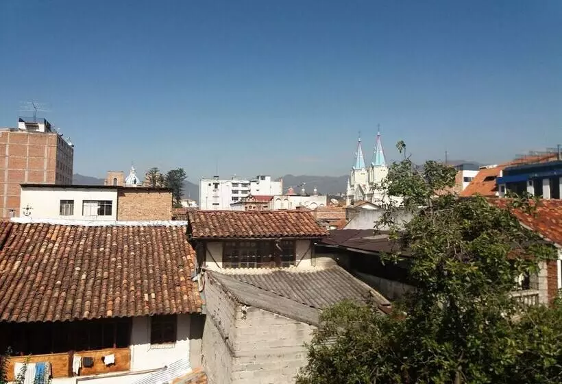 هتل Balcón Del Arte