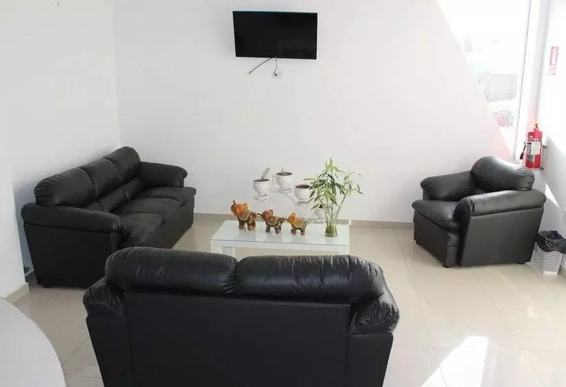 هتل Camaná Suites