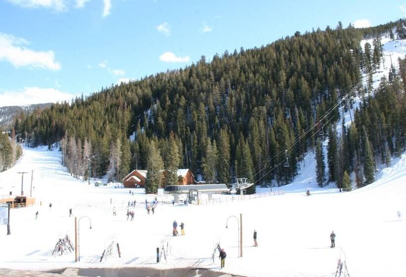 هتل Hidden River Lodge 5995