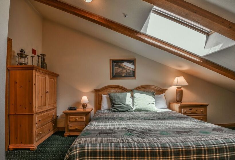 هتل Hidden River Lodge 5995