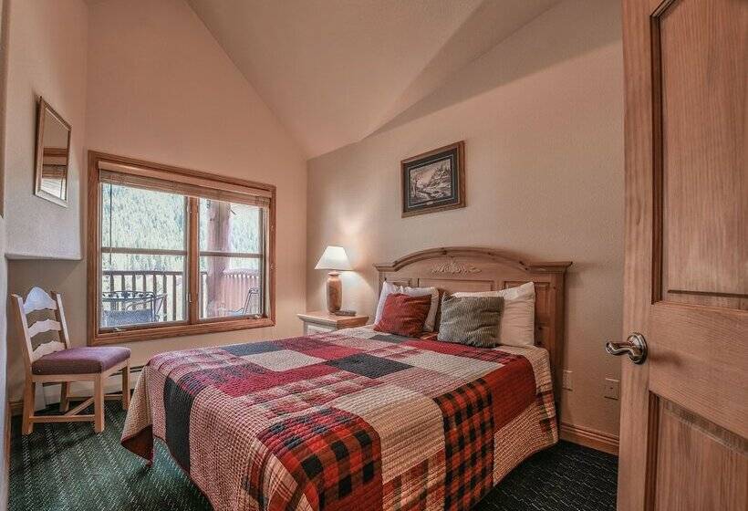 هتل Hidden River Lodge 5995