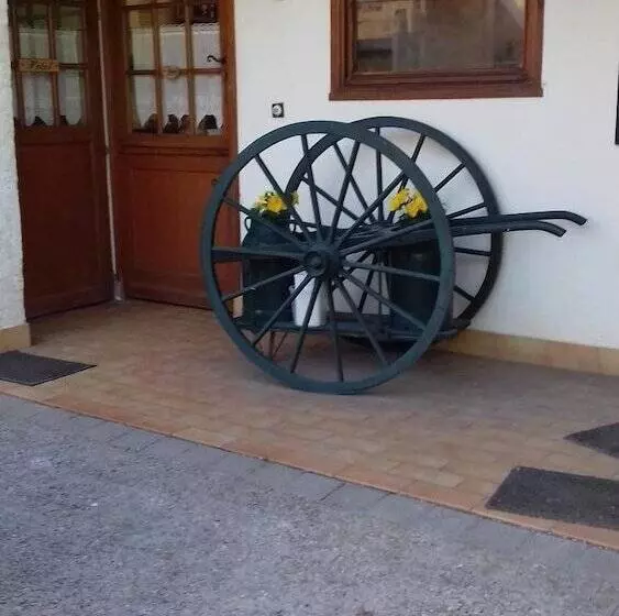 ホテル L Auberge Du Comtois