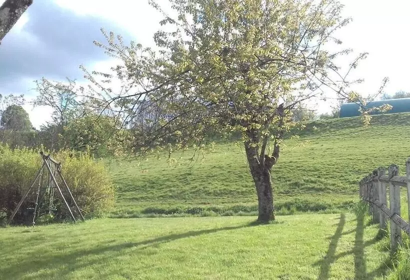 ホテル L Auberge Du Comtois