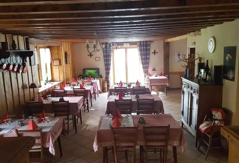 ホテル L Auberge Du Comtois