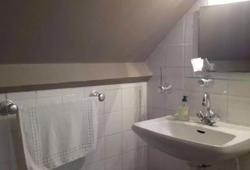 ホテル L Auberge Du Comtois