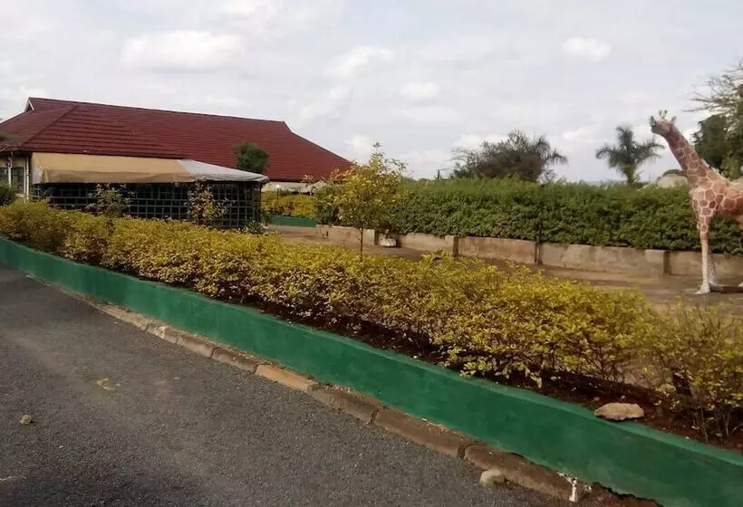 هتل Savannah Lodge Nguluni
