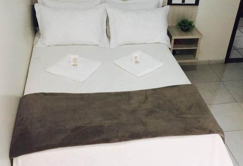 בית מלון כפרי Scoz