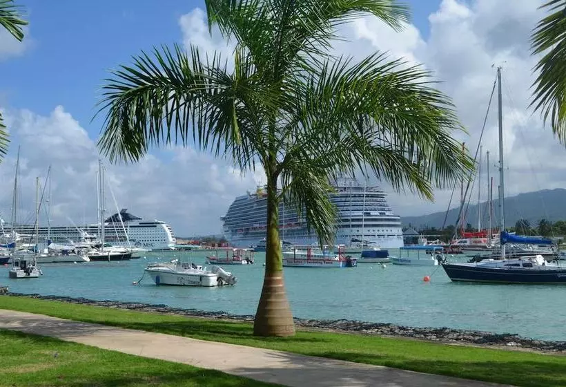 هتل Seawind On The Bay Beach Studio Olr