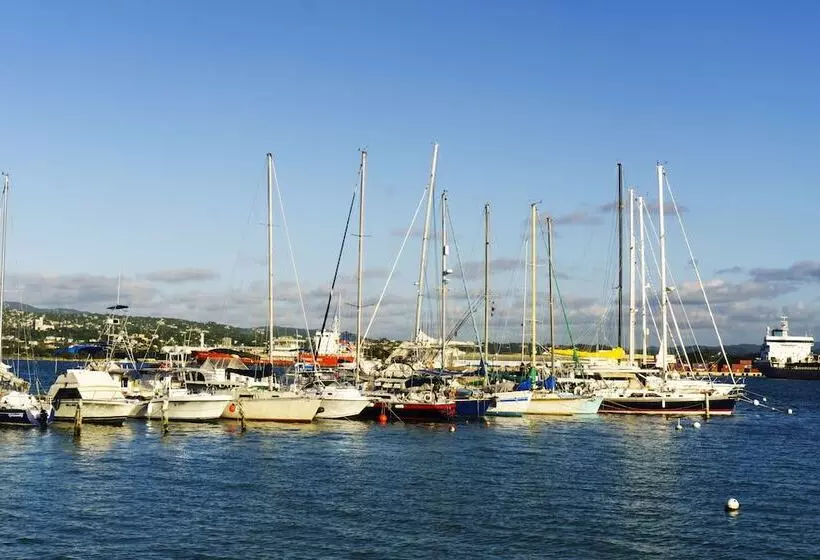 هتل Seawind On The Bay Beach Studio Olr