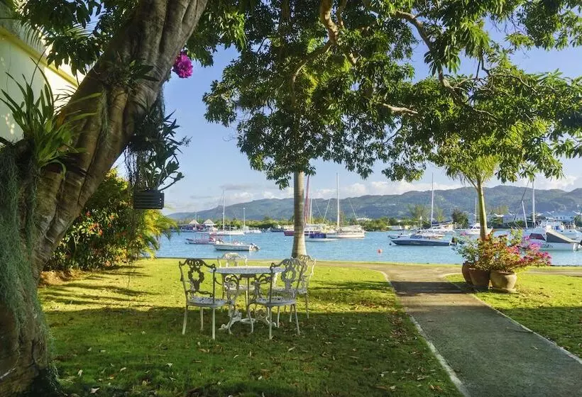 هتل Seawind On The Bay Beach Studio Olr