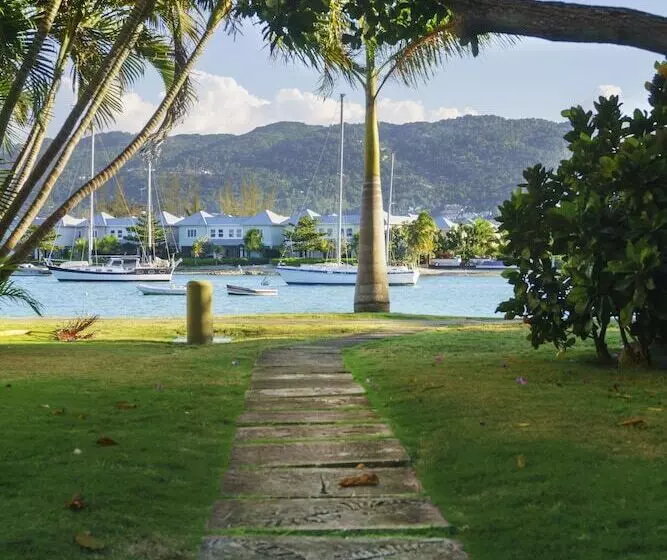 هتل Seawind On The Bay Beach Studio Olr