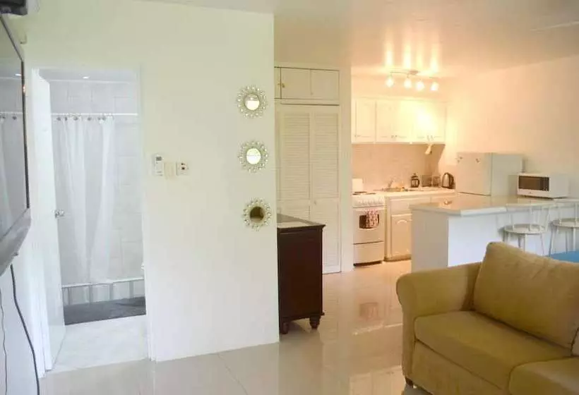 هتل Seawind On The Bay Beach Studio Olr