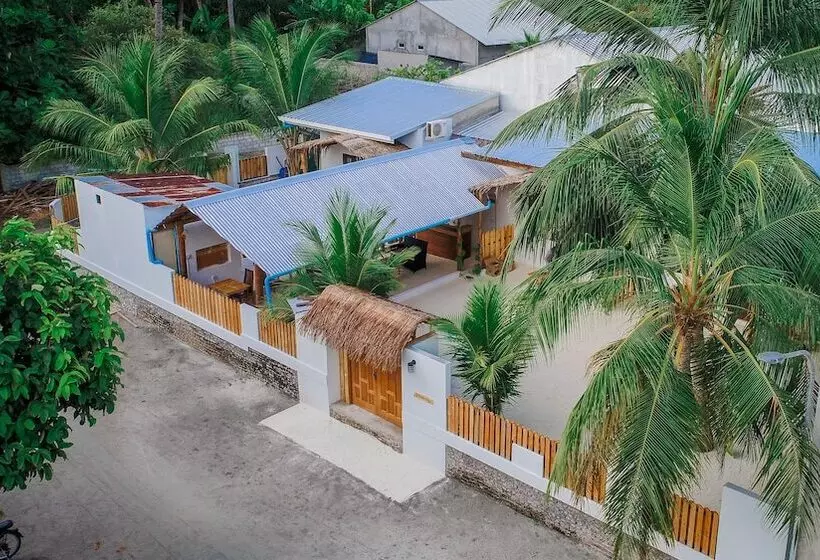 هتل The Castaway Retreat