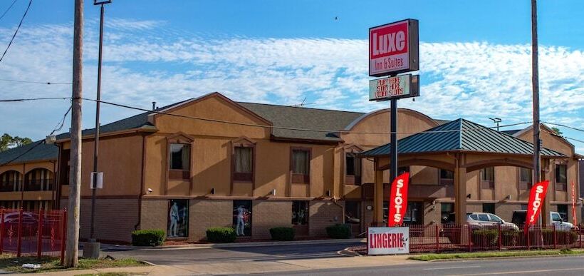 モーテル Luxe Inn And Suites