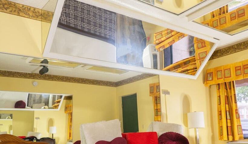 モーテル Luxe Inn And Suites