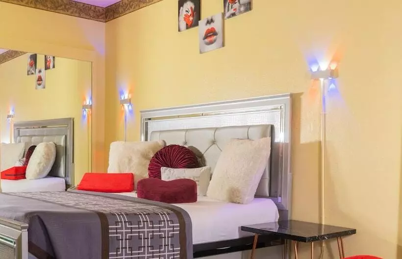 Motelli Luxe Inn And Suites