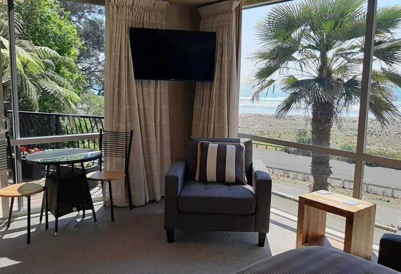 Ohiwa Beach Apartments Motel