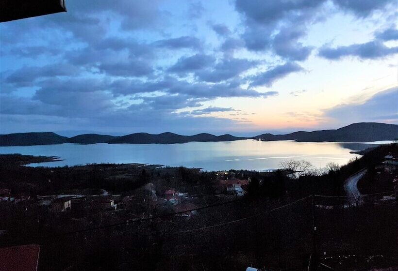 بنسيون Archontiko Zakoni