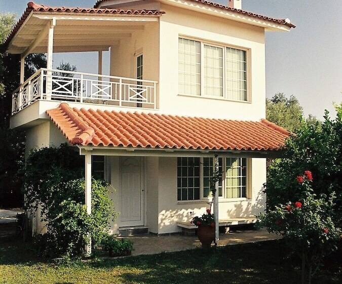 פנסיון Nicolas Village Club