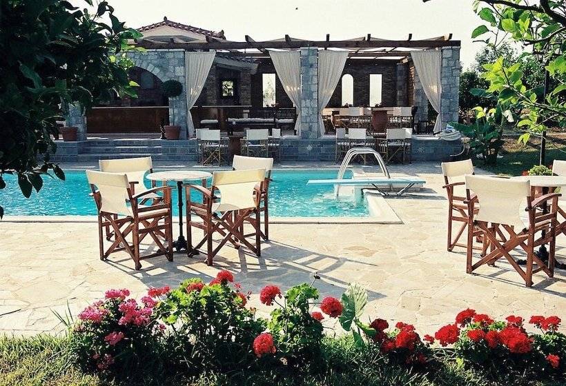 פנסיון Nicolas Village Club