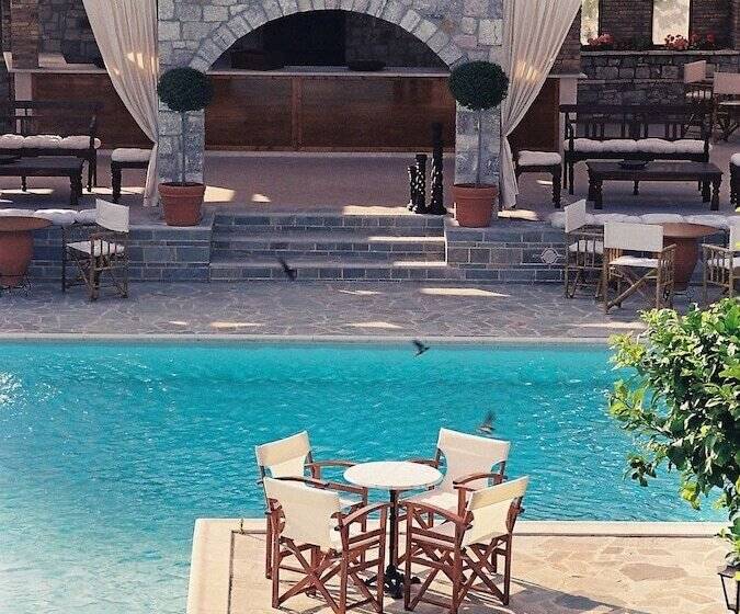 פנסיון Nicolas Village Club