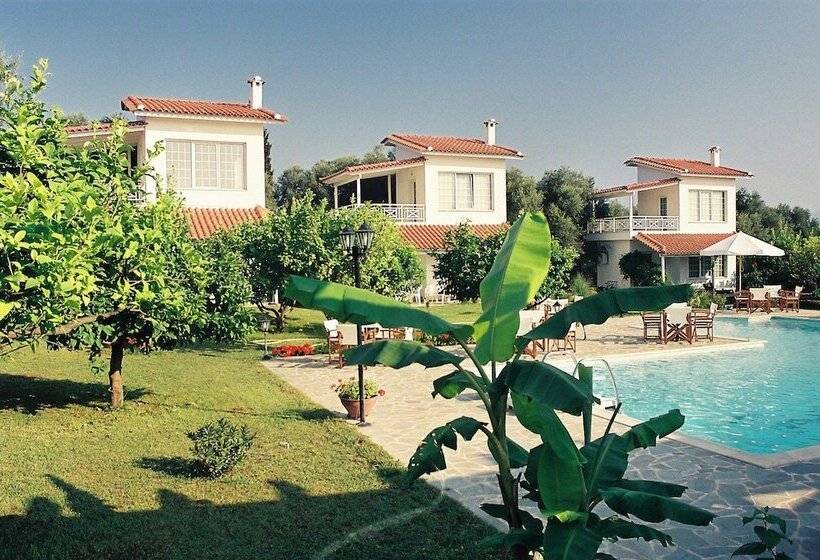 פנסיון Nicolas Village Club