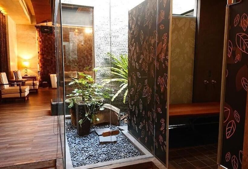 The Yorker De Luxe Motel