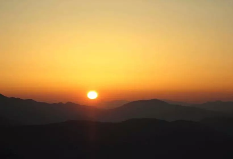 تختخواب و صبحانه Laxmi Homestay