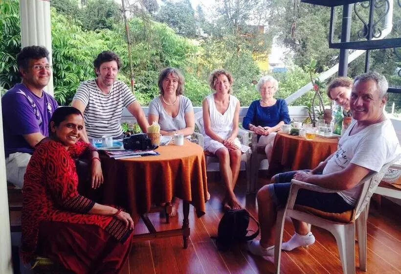 تختخواب و صبحانه Laxmi Homestay