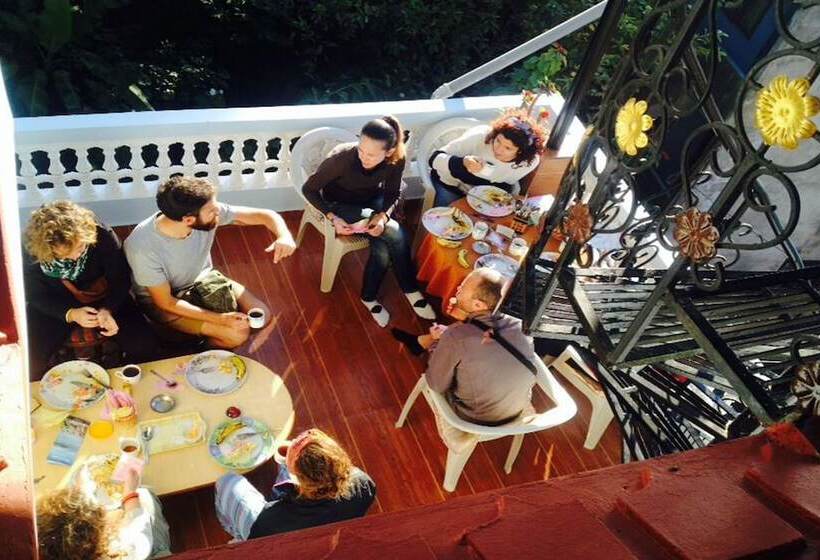 تختخواب و صبحانه Laxmi Homestay