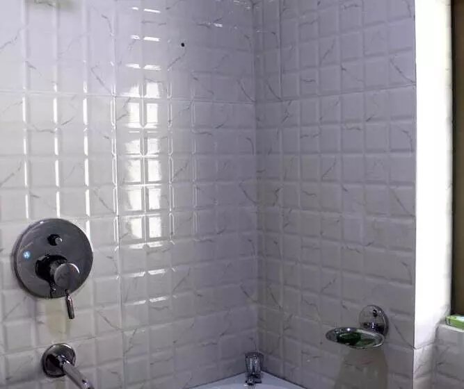 تختخواب و صبحانه Laxmi Homestay