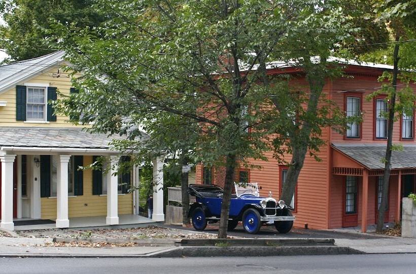 تختخواب و صبحانه Inn On Columbia