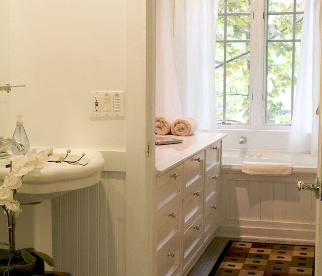 تختخواب و صبحانه Inn On Columbia