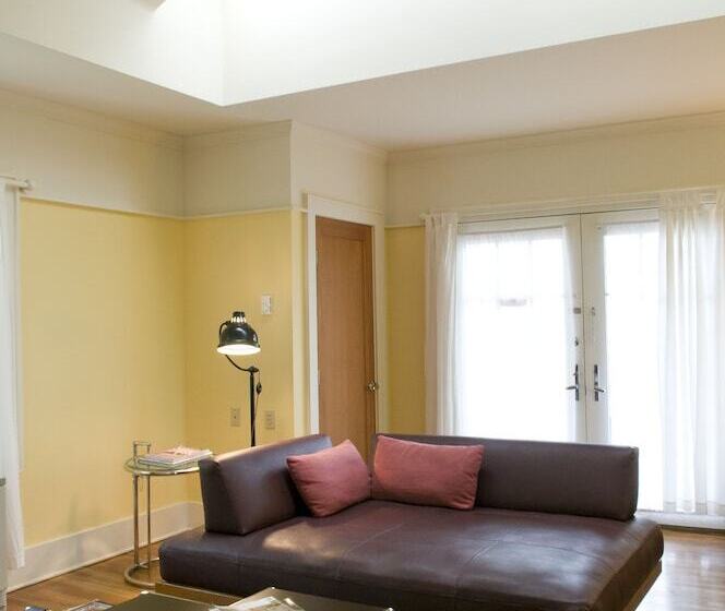 تختخواب و صبحانه Inn On Columbia