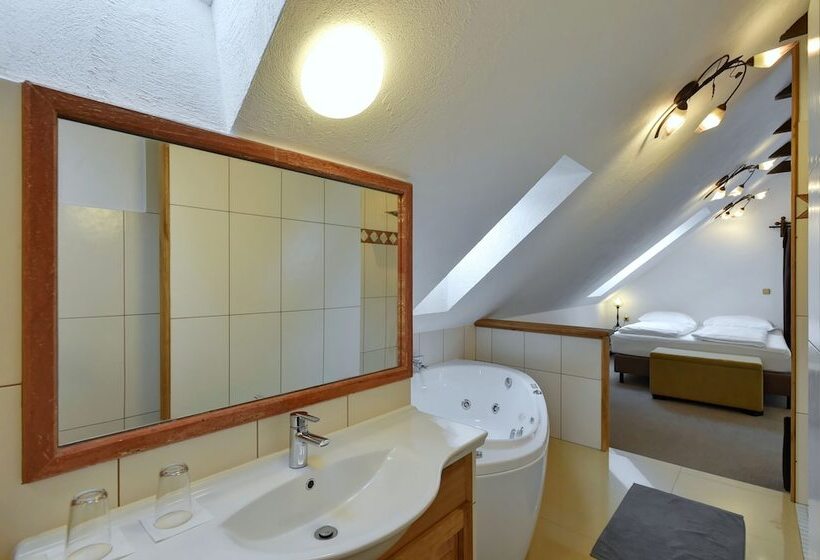 Bed and Breakfast Zámecká Fořtovna P. Metternich