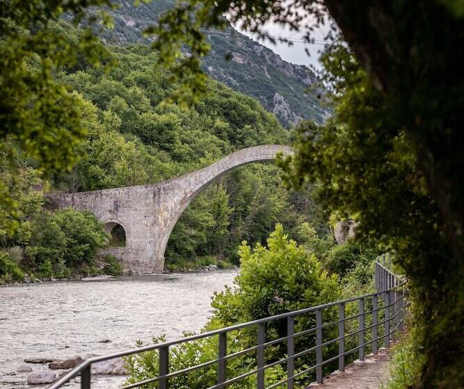 Gefiri Plakas Hotel By Konnect, Tzoumerka