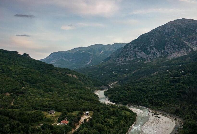 Gefiri Plakas Hotel By Konnect, Tzoumerka