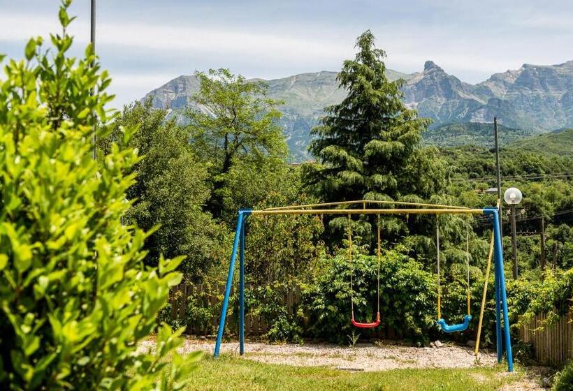 Gefiri Plakas Hotel By Konnect, Tzoumerka