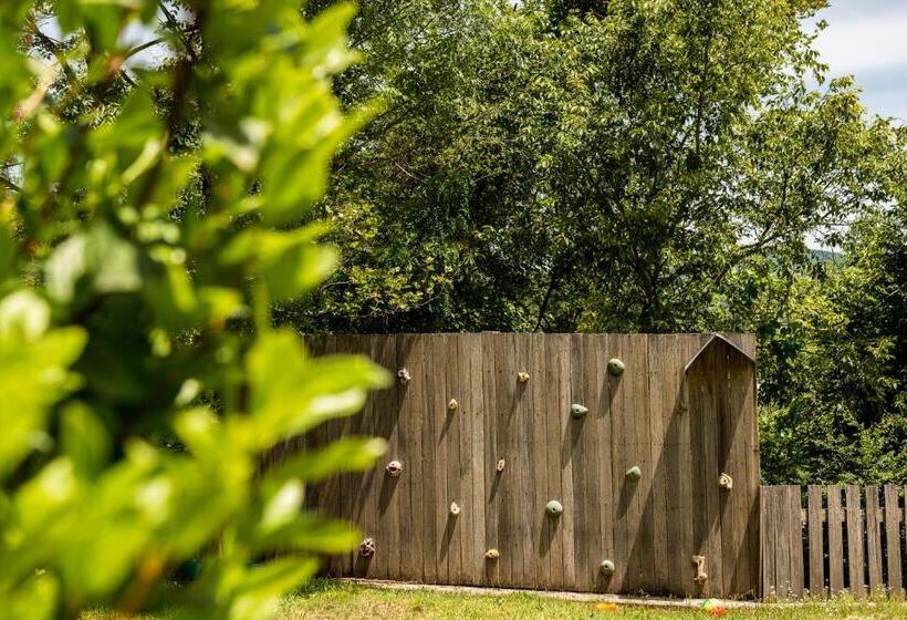 Gefiri Plakas Hotel By Konnect, Tzoumerka