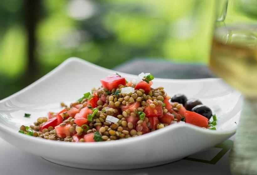 Gefiri Plakas Hotel By Konnect, Tzoumerka