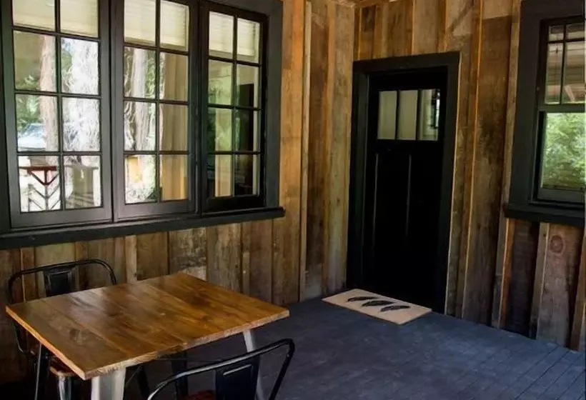 Hostelli The Madrones