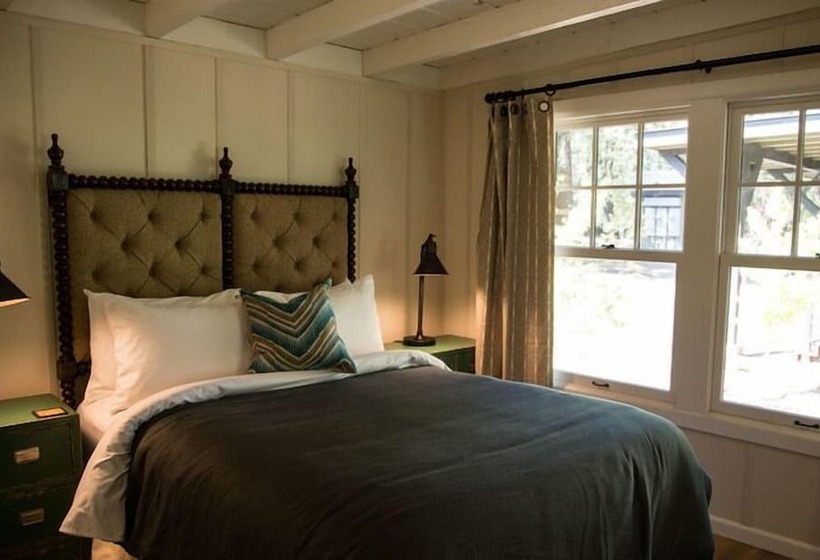 客栈  The Madrones