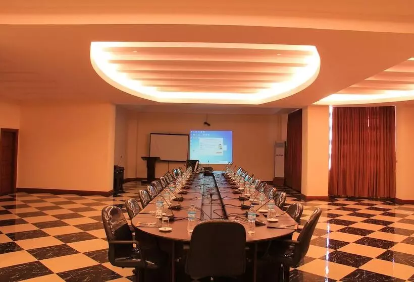 هتل Aye Chan Thar