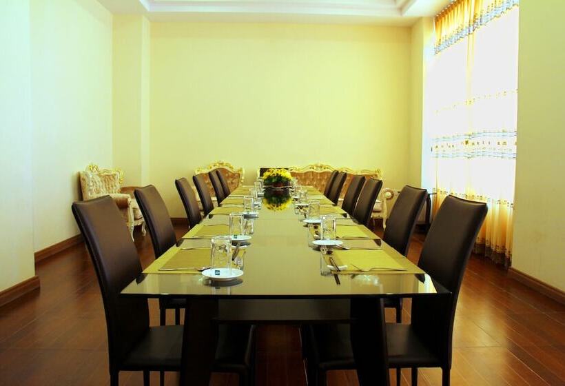 هتل Aye Chan Thar