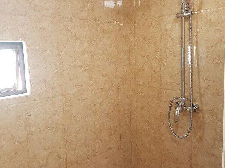 هتل Aye Chan Thar