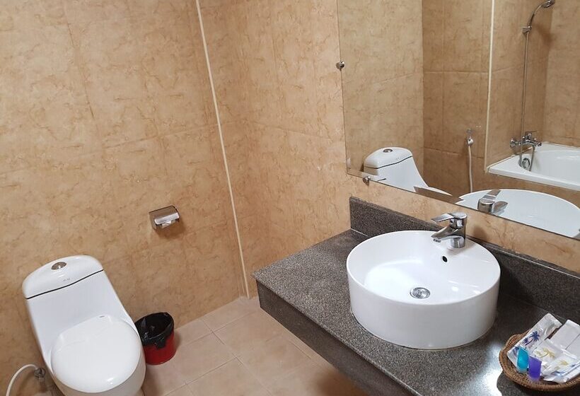 هتل Aye Chan Thar